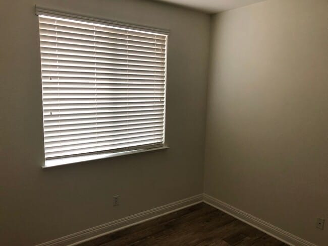 Building Photo - Well Maintained Stoneridge West Village Home!