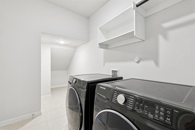 Building Photo - 427 Bluejack Wy