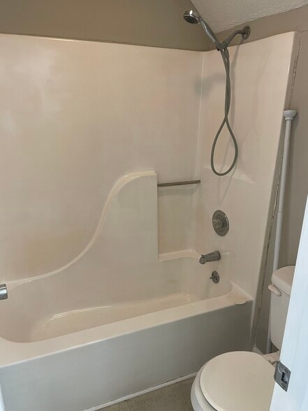 Building Photo - 1046 Blinken St