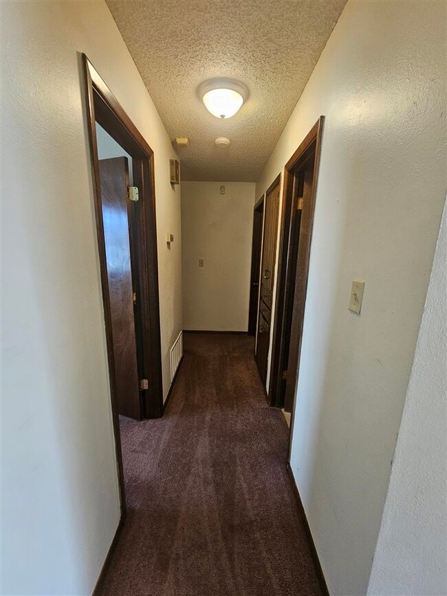 Building Photo - 1437 NW Great Plains Blvd