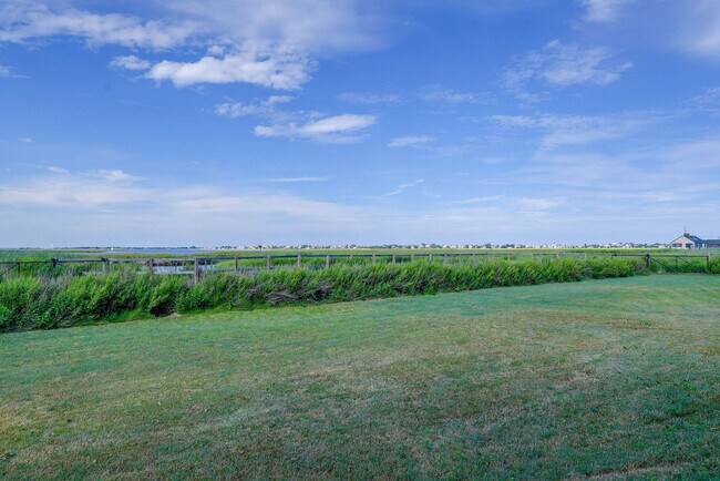 Building Photo - 53 Plum Island Turnpike