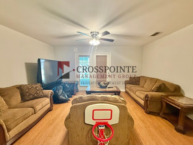 Building Photo - 2531-2533 Westminster Dr