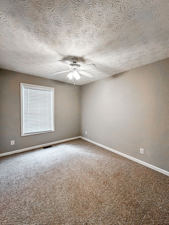 Building Photo - Large North Forsyth home with Garage
