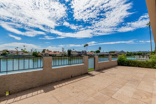 Building Photo - 8175 E Del Cuarzo Dr