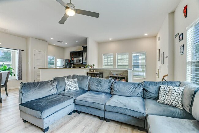 Building Photo - 2913 Saville Loop