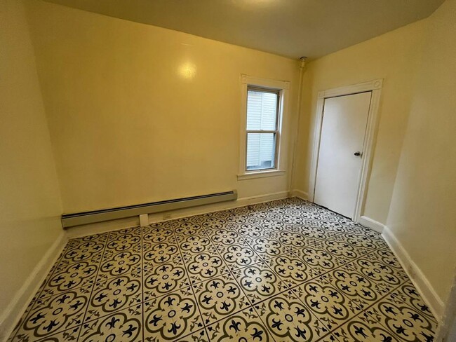 Building Photo - 207 Kearney St