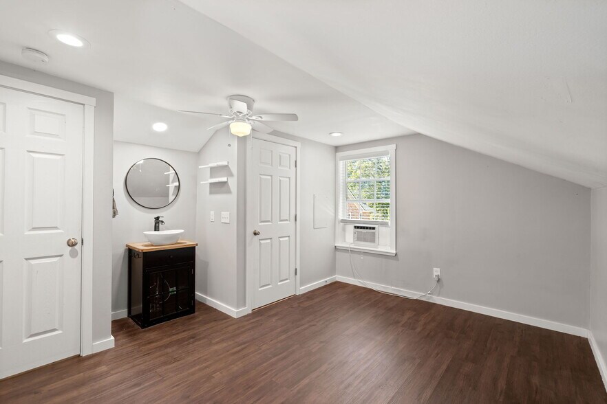 Building Photo - 12 Lighthouse Dr