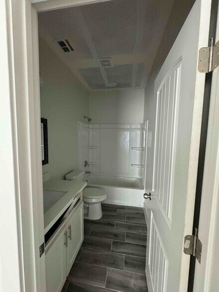 Building Photo - 1802 Atrium Pl Dr