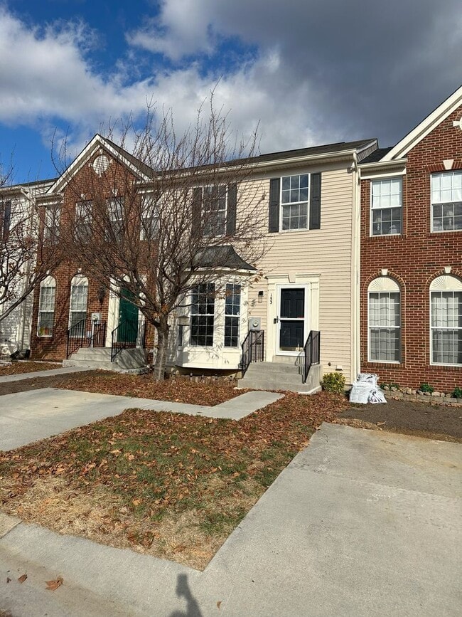 Building Photo - 153 Oxbow Dr