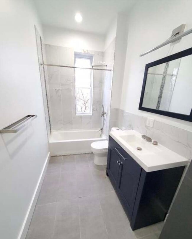 Building Photo - 5425 Catharine St