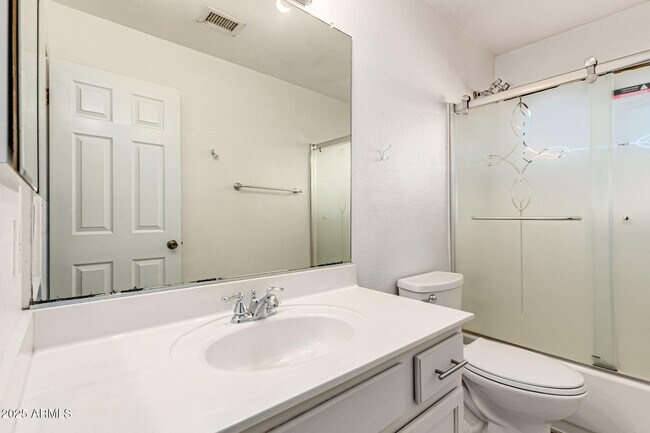 Building Photo - 1110 N Aspen Dr