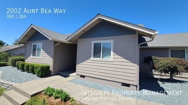 Building Photo - 2002 Aunt Bea Way