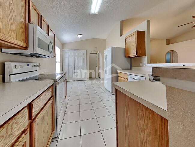 Building Photo - 12555 Belmont Lakes Dr