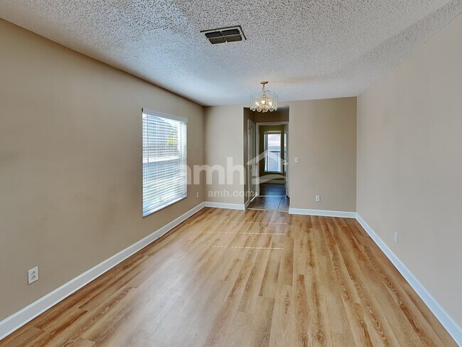 Building Photo - 1712 Scotch Pine Dr