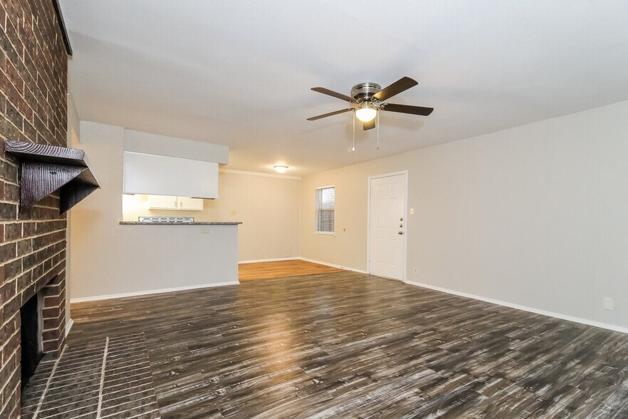Building Photo - 1008 Autumn Oak Dr