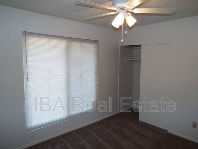 Building Photo - 1688 W Village Way
