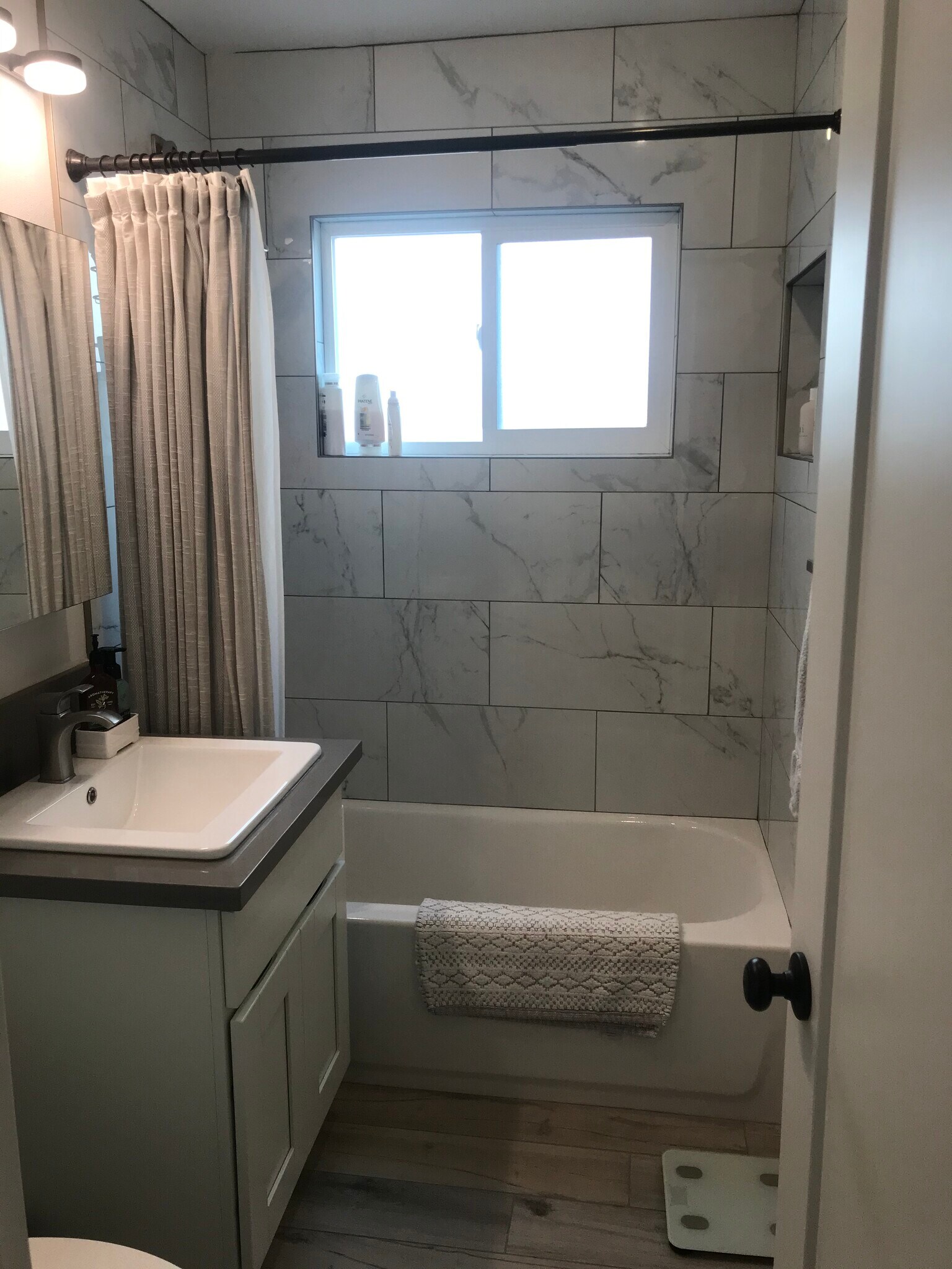Completely remodeled and updated - 2912 Peppertree Ln