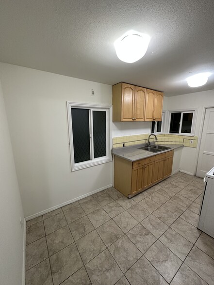 Kitchen and dining room - 3447 Caspian Ave