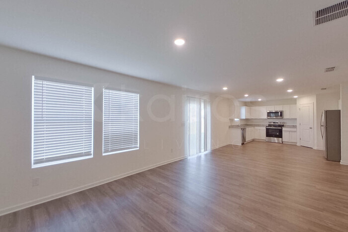 Building Photo - 109 Flat Rock Ml Trl