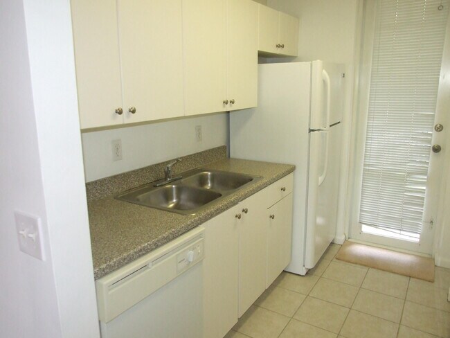 Building Photo - 4822 Chancellor Dr