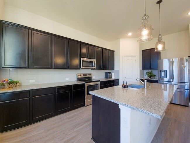 Building Photo - 627 Pheasant Hill Ln