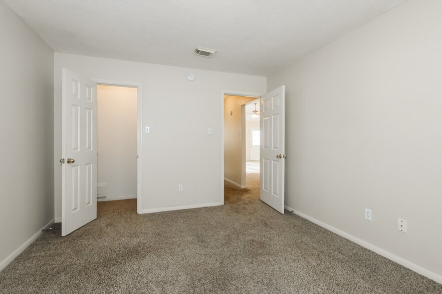 Building Photo - 31164 N Head Dr