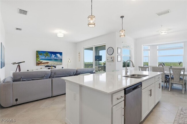 Building Photo - 14161 Heritage Landing Blvd