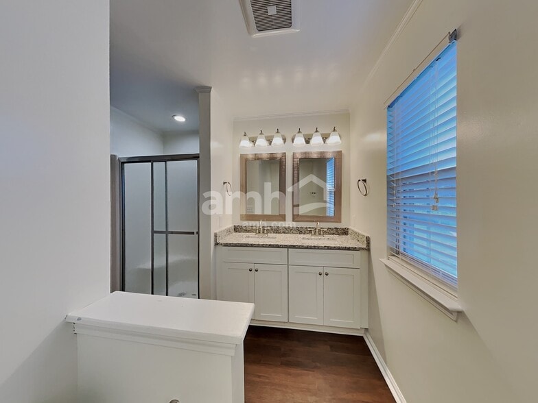 Building Photo - 118 Nahcotta Dr