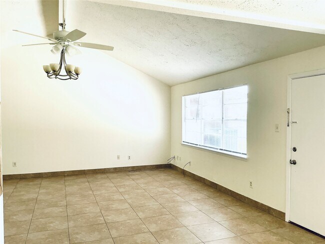 Building Photo - 16719 Maplemont Dr