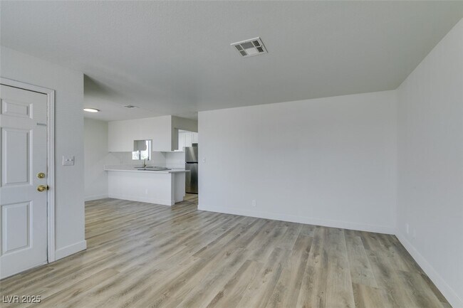 Building Photo - 6932 Kilgore Dr
