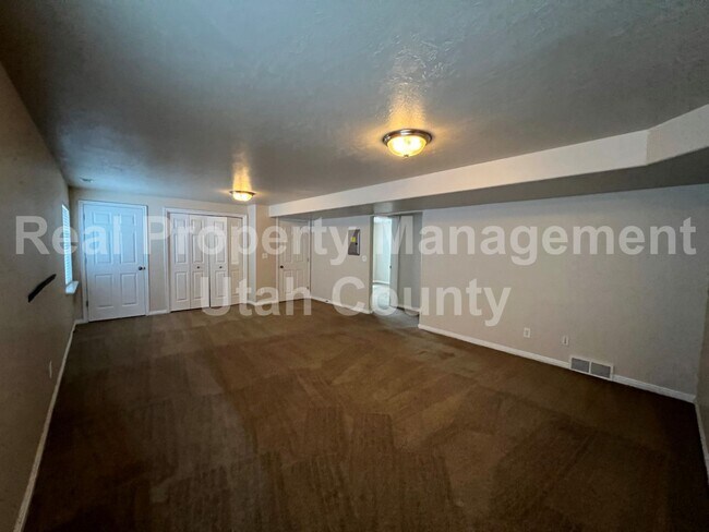Building Photo - 3621 W Plymouth Rock Cv