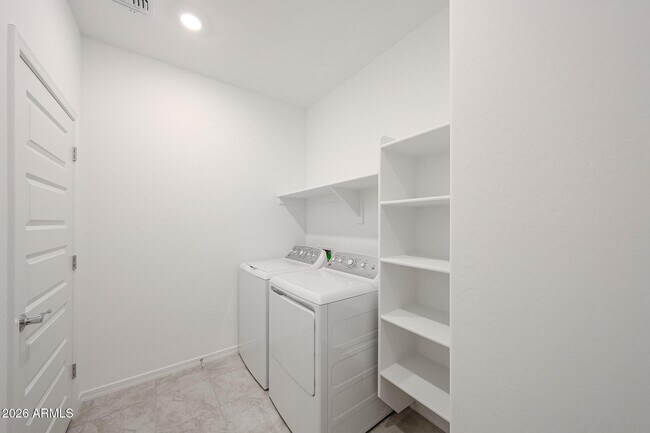 Building Photo - 26125 N 170th Ave