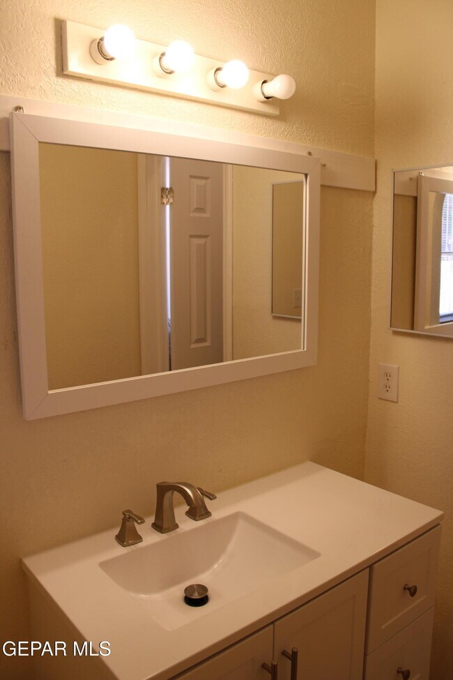 Building Photo - 11736 Trey Burton Dr