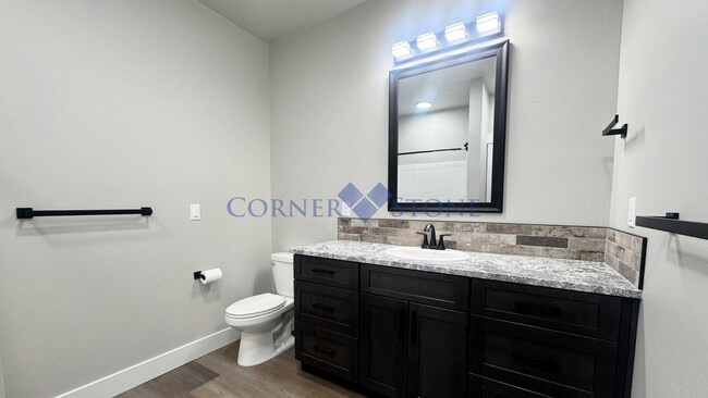 Building Photo - Brand New Duplex in Meridian!