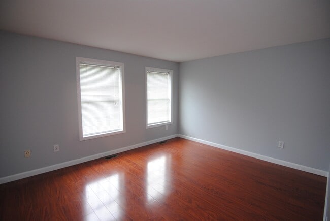 Building Photo - 75 Overlook Cir
