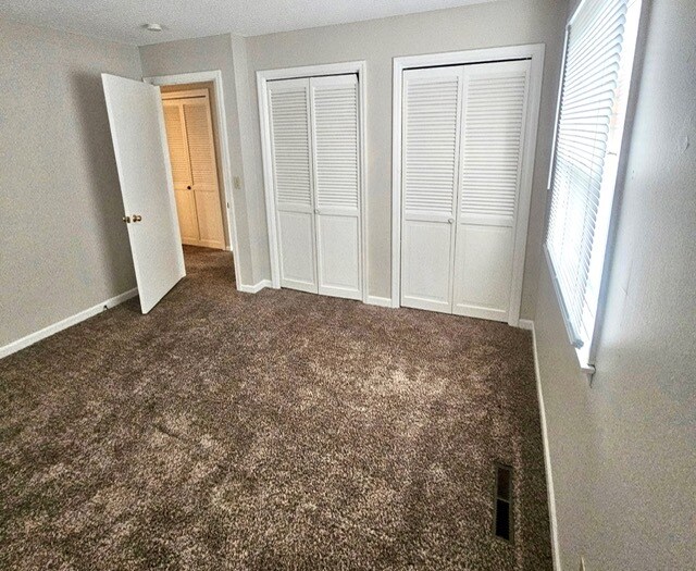 Building Photo - 906 E Harding Dr