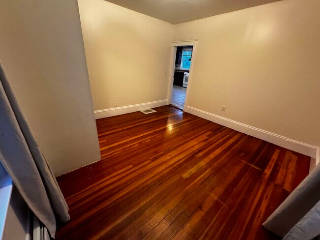 Building Photo - 26 Holworthy Pl