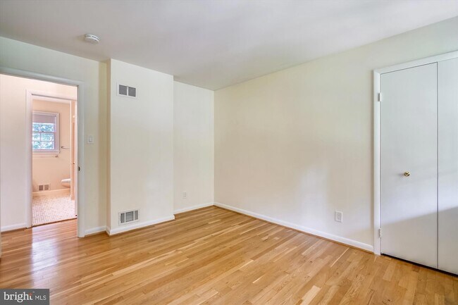 Building Photo - 11200 Powder Horn Dr