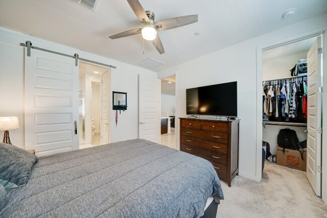 Building Photo - 4100 S Pinelake Way