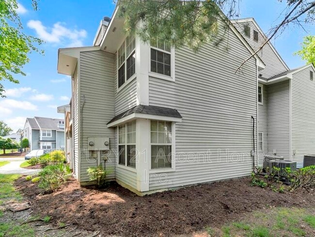 Building Photo - 8647 Beekman Pl