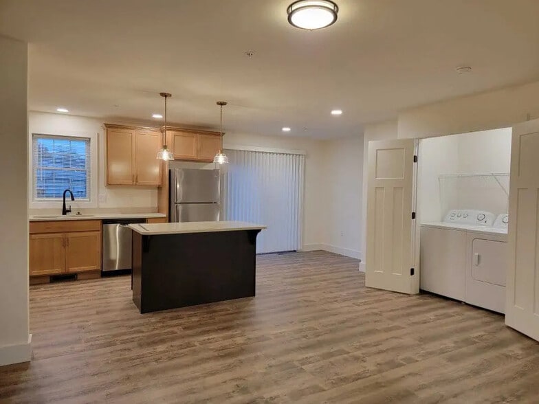 Building Photo - 16 Burk Ct