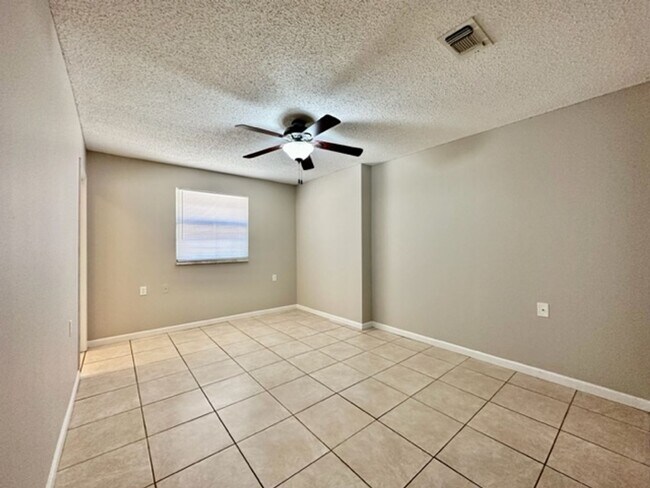 Building Photo - Spacious 3 Bedroom Duplex for Rent in Nice...
