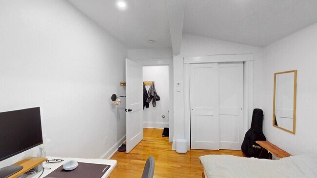 Building Photo - 29 Fifield St