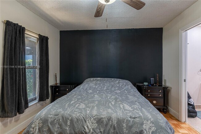 Building Photo - 6931 SW 154th Ct