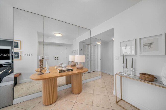 Building Photo - 881 Ocean Dr