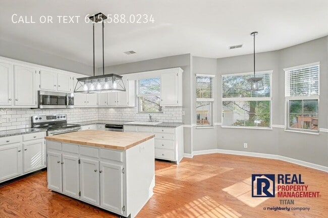 Building Photo - 205 Seneca Ct