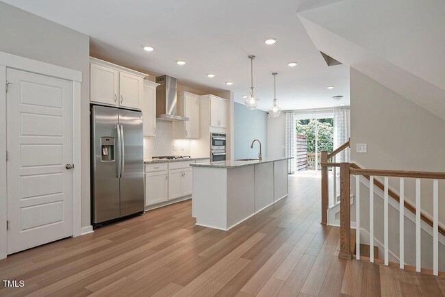 Building Photo - 2075 Eva Pearl Dr