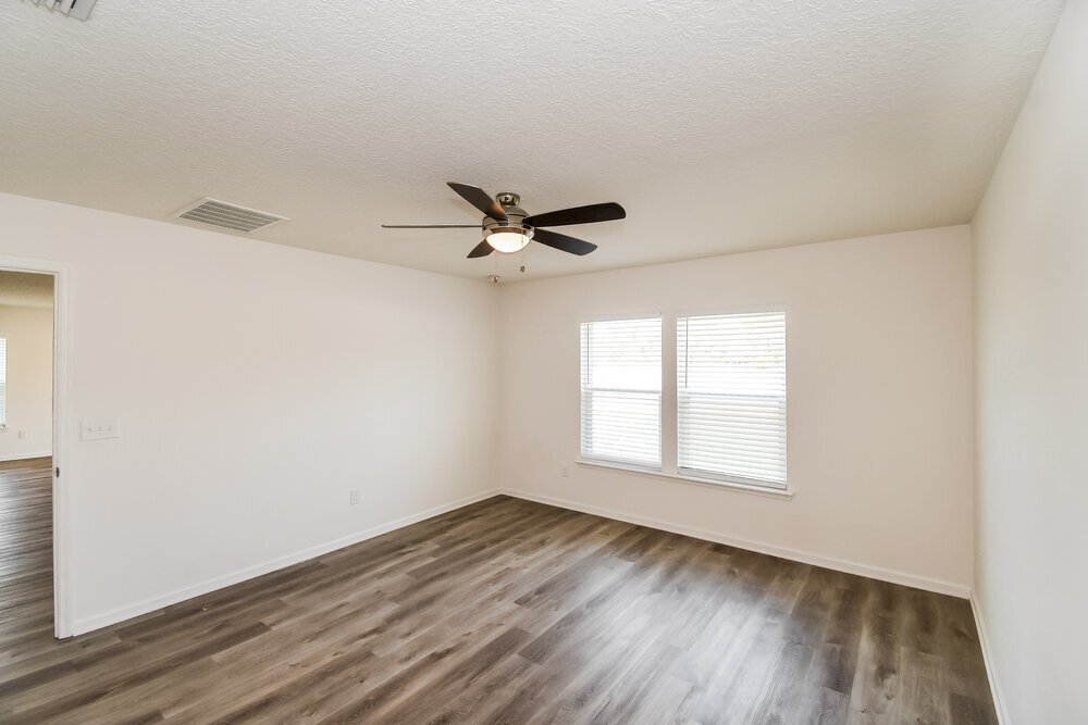 Building Photo - 7573 Sunnydale Ln