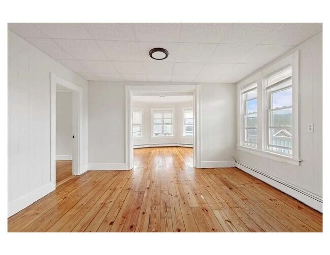 Building Photo - 411 Rathbun St