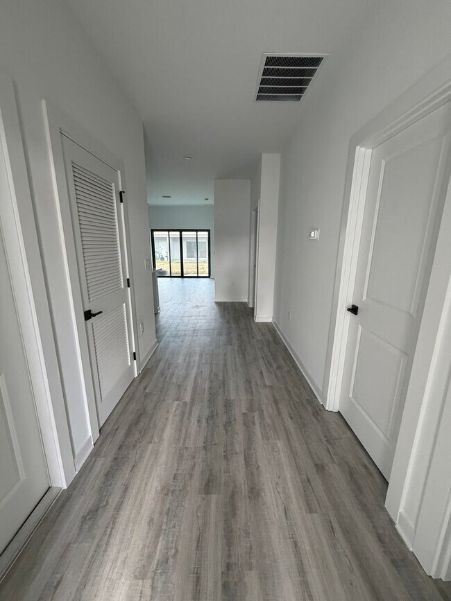 Building Photo - 4617-4619 27th Street Southwest